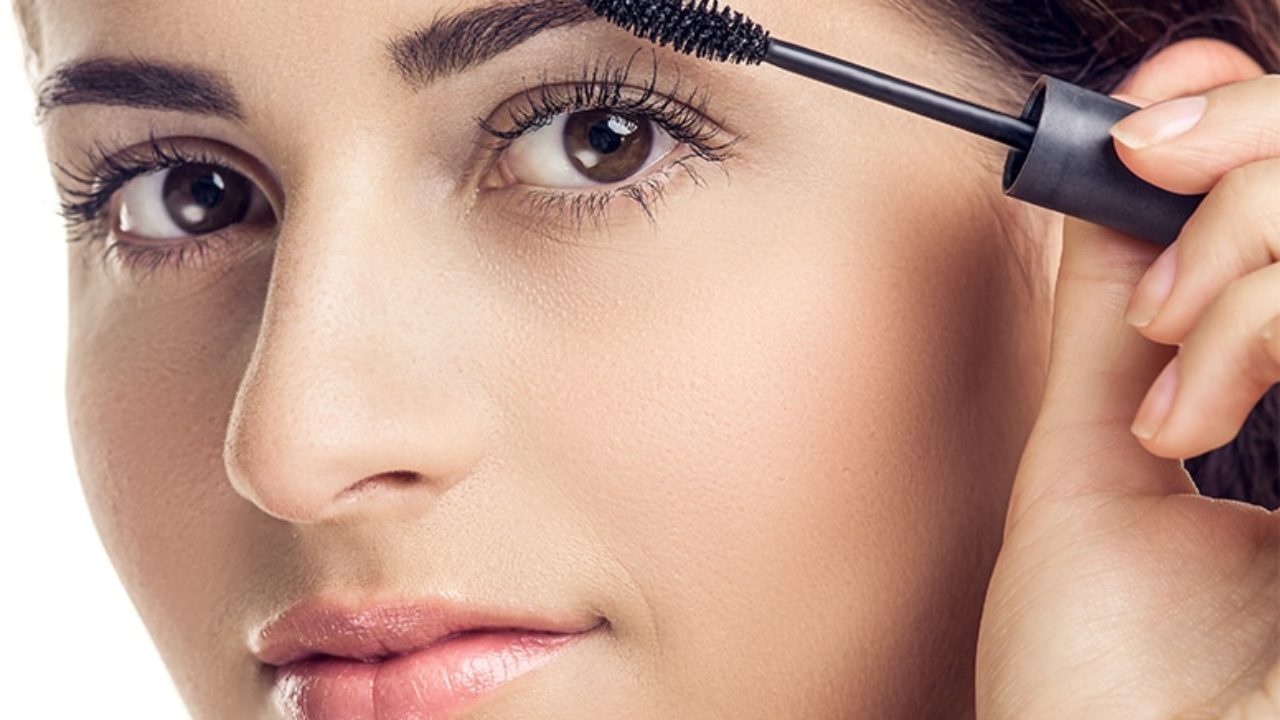 10 Melhores Dicas de Cuidados da Pele para a Maquiagem Impecável
