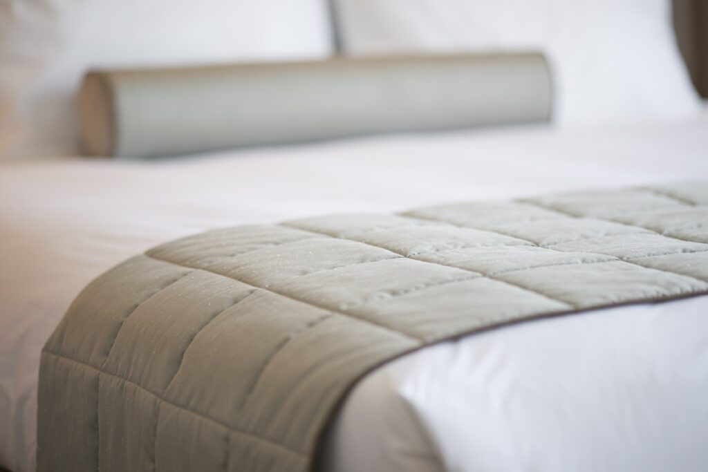 O que faz a cama de hotel ser mais confortável que a de casa 1 Detalhes de uma cama confortável